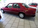 Mercedes-Benz 260 bei Sportwagen.expert - Abbildung (3 / 15)