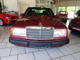 Mercedes-Benz 260 bei Sportwagen.expert - Abbildung (10 / 15)