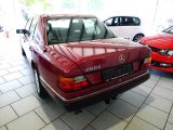 Mercedes-Benz 260 bei Sportwagen.expert - Abbildung (4 / 15)