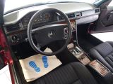 Mercedes-Benz 260 bei Sportwagen.expert - Abbildung (13 / 15)