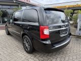 Lancia Voyager bei Sportwagen.expert - Abbildung (7 / 15)