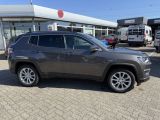 Jeep Compass bei Sportwagen.expert - Abbildung (4 / 15)