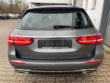 Mercedes-Benz E-Klasse bei Sportwagen.expert - Abbildung (4 / 15)